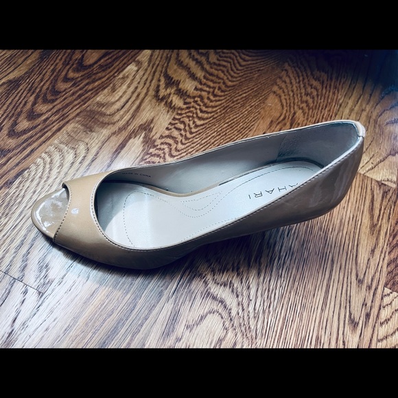 Tahari Shoes - Tahari Ta-Marie Pumps 6 1/2